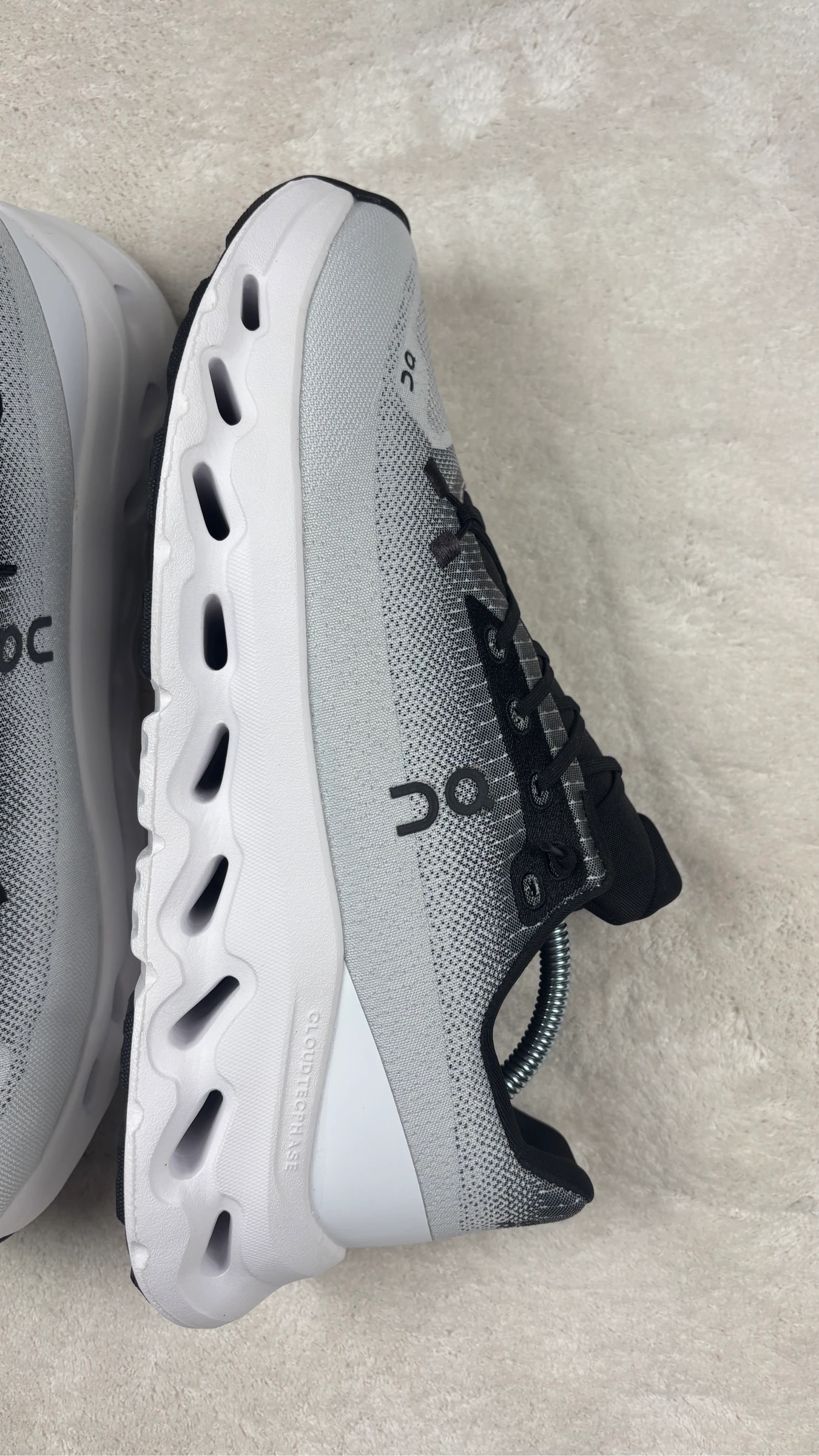 on cloud shoe – photo 2